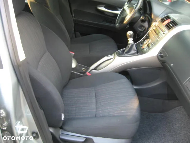 Toyota Auris 1.6 Premium - 26