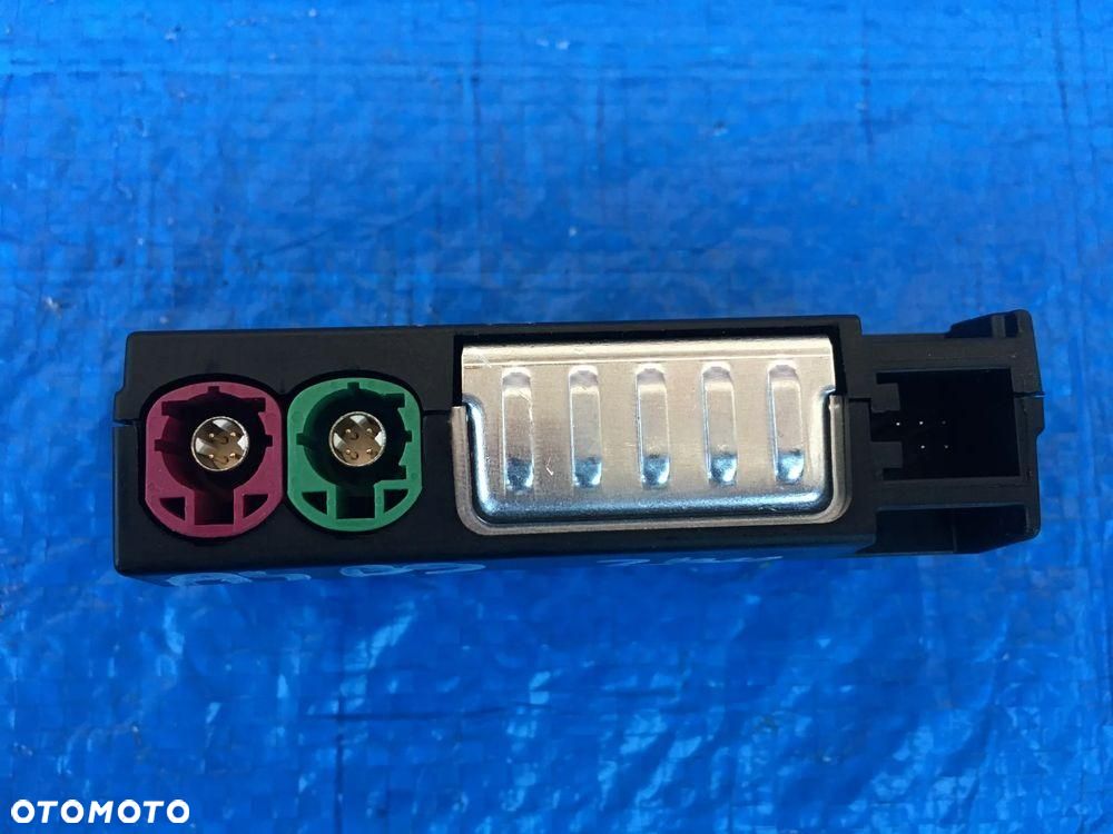Audi A4 B9 Lift A5 8W Port USB Gniazdo Wejście 8W0035708A - 3