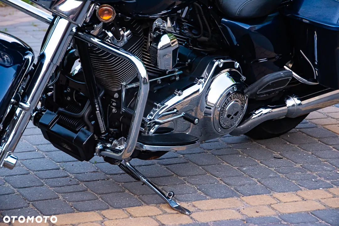 Harley-Davidson FLH Electra Glide - 8