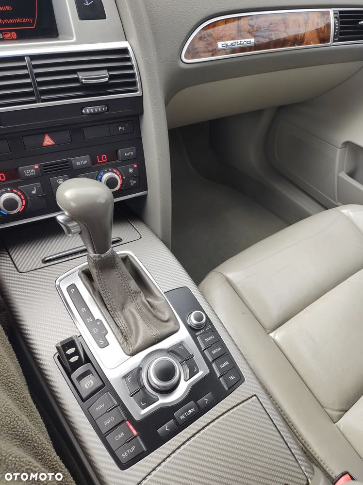 Audi A6 Avant 3.0 TDI DPF quattro tiptronic - 14