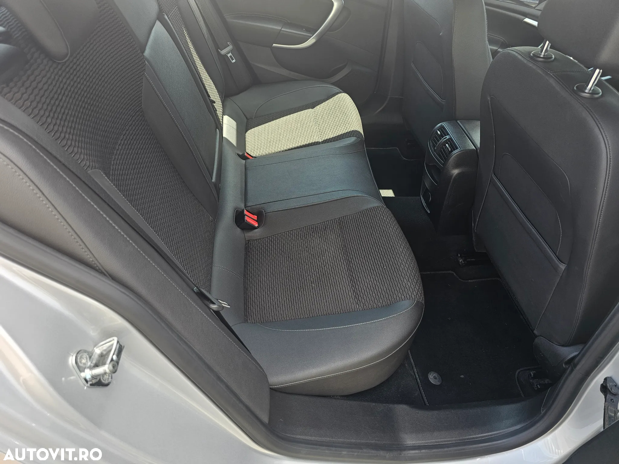 Opel Insignia 1.4 Turbo ECOTEC Start/Stop Cosmo - 12