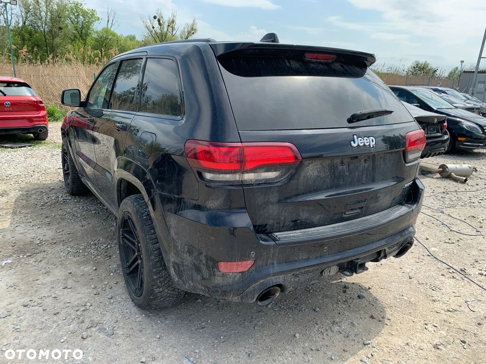 Jeep Grand Cherokee SRT - 9