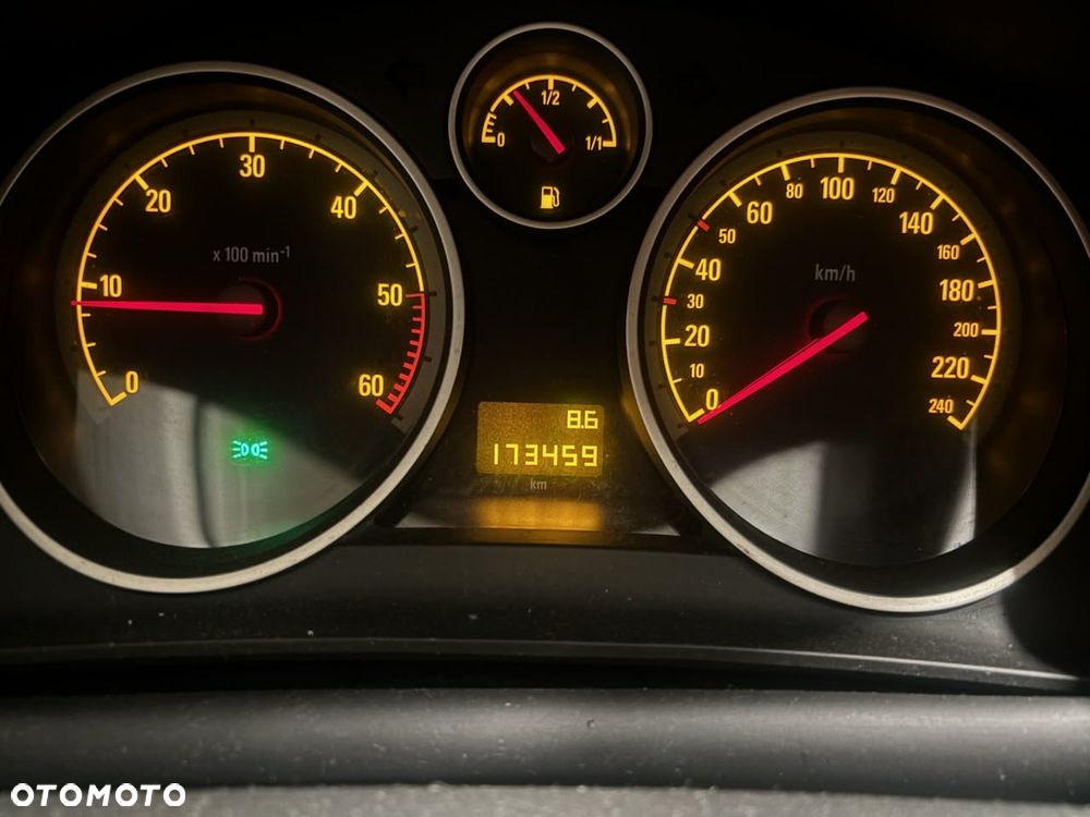 Opel Astra 1.7 CDTI - 8