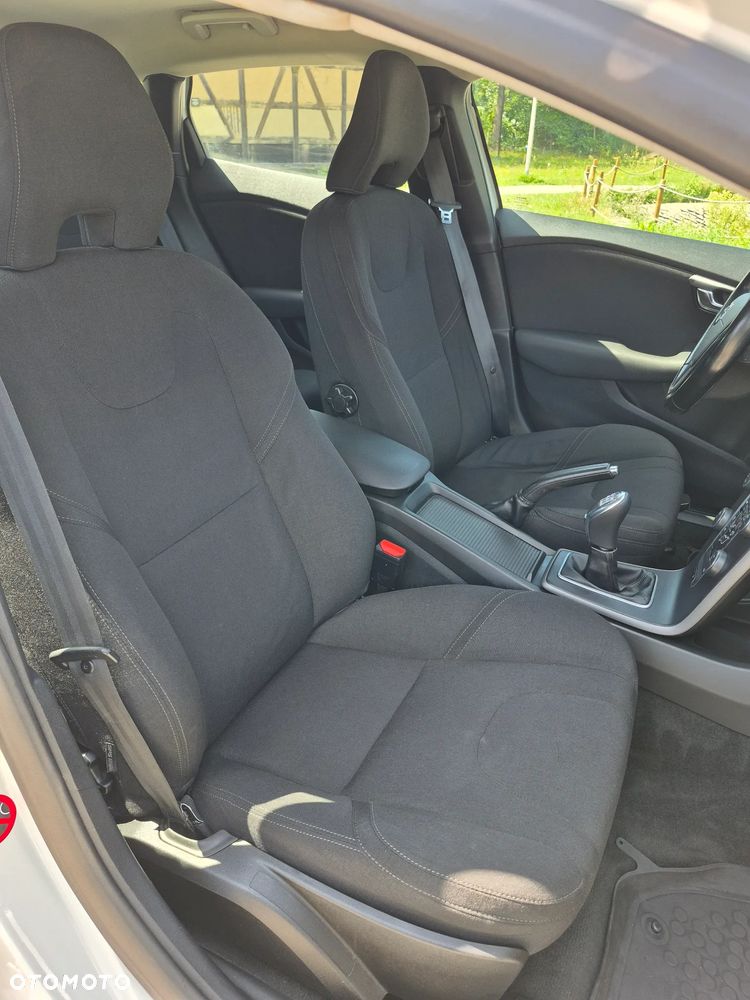 Volvo V40 D2 Momentum - 29