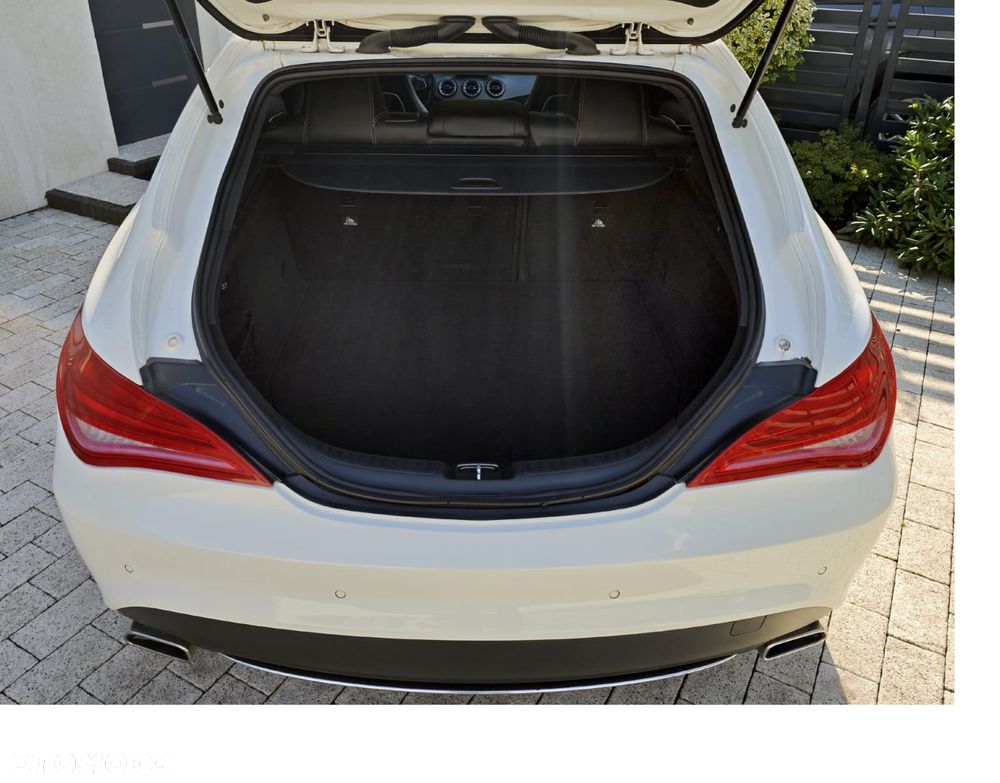 Mercedes-Benz CLA 180 7G-DCT - 12