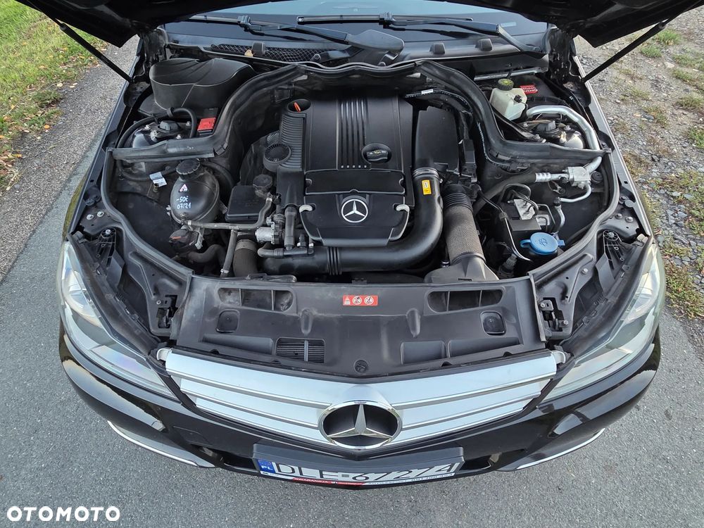 Mercedes-Benz Klasa C 180 CGI Automatik BlueEFFICIENCY Avantgarde - 28
