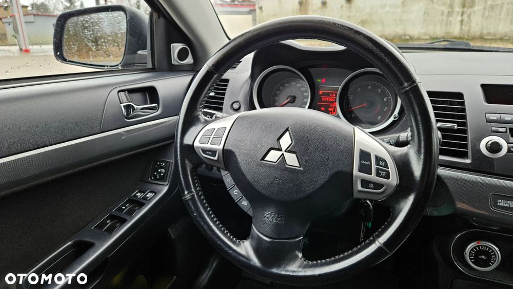 Mitsubishi Lancer 1.8 Intense - 21