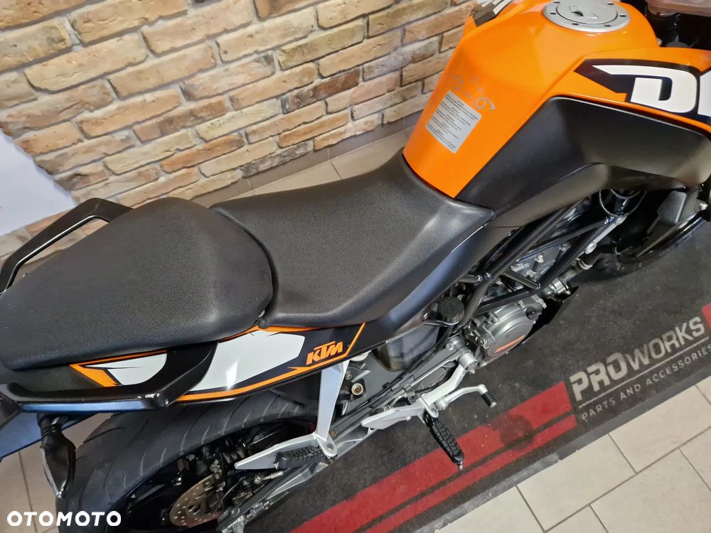 KTM Duke 125 - 21