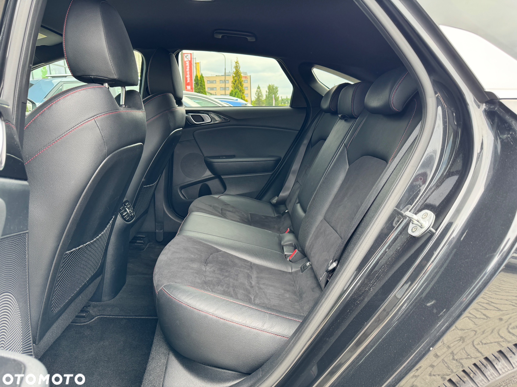 Kia ProCeed 1.6 T-GDI GT DCT - 12