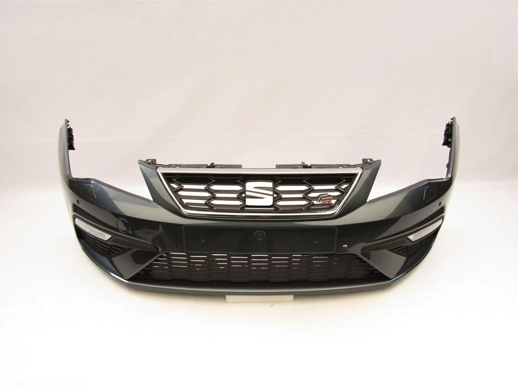 Zderzak przedni Seat Leon FR 17 - 20 Sprysk./ Pdc-4 Lakier LC7V - 5