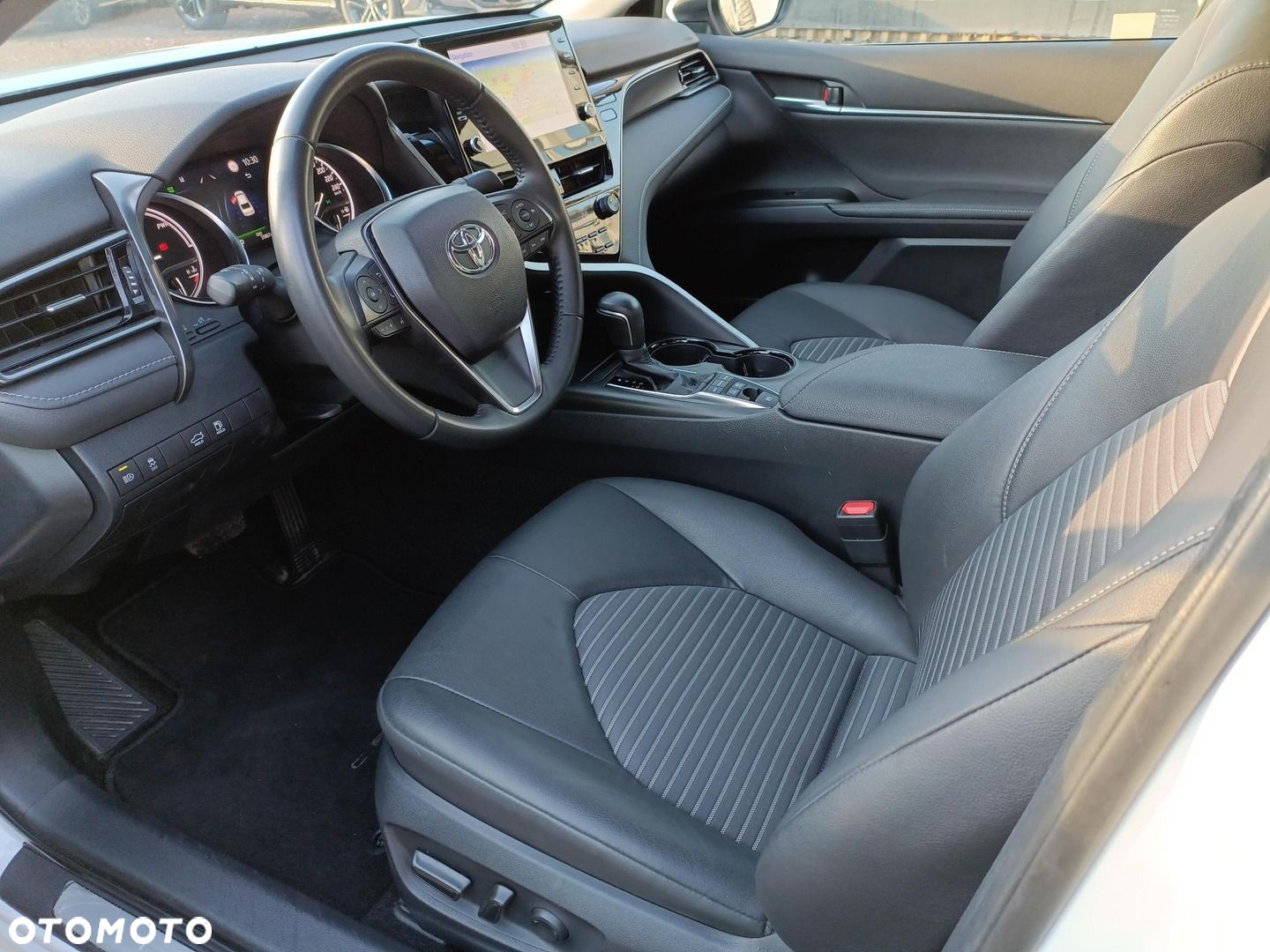 Toyota Camry - 14