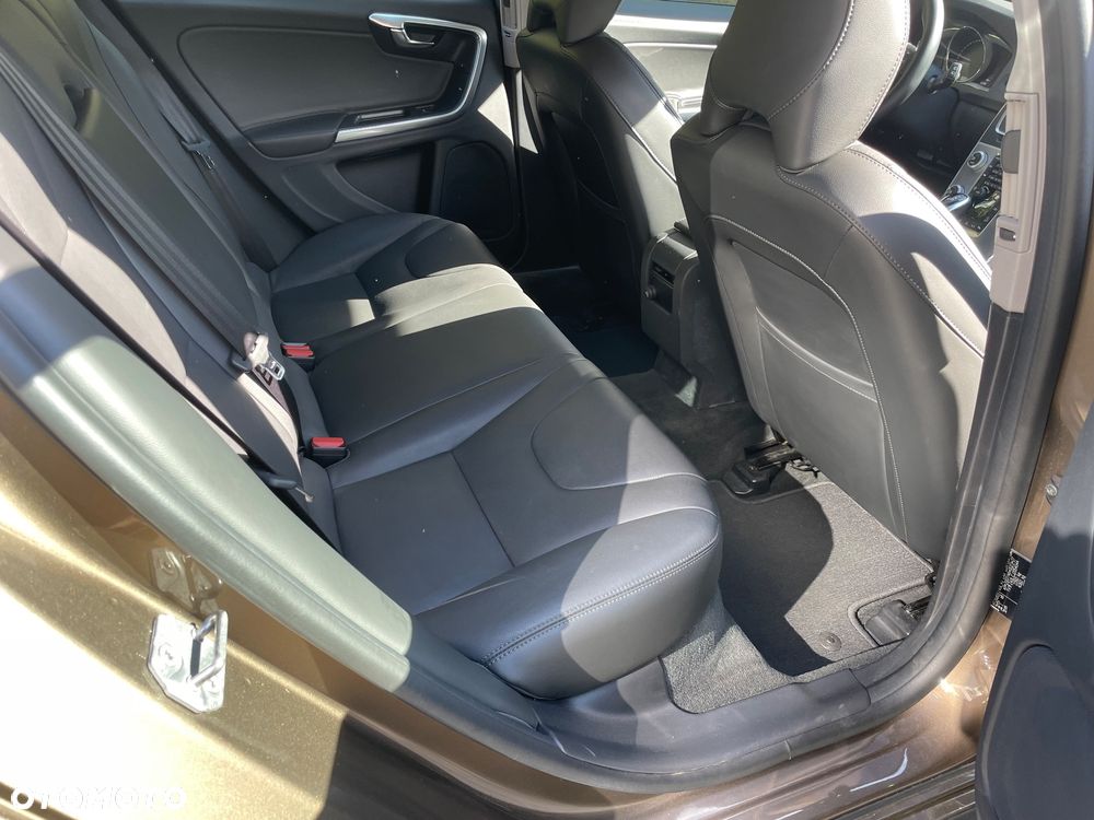 Volvo V60 Cross Country T5 AWD Summum - 16