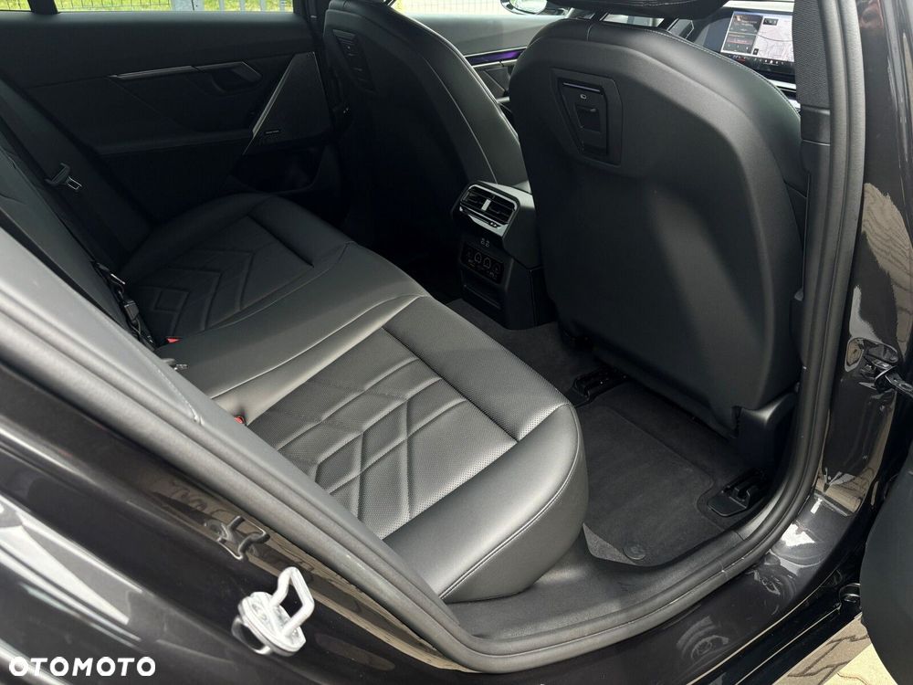 BMW Seria 5 520d xDrive mHEV M Sport - 26