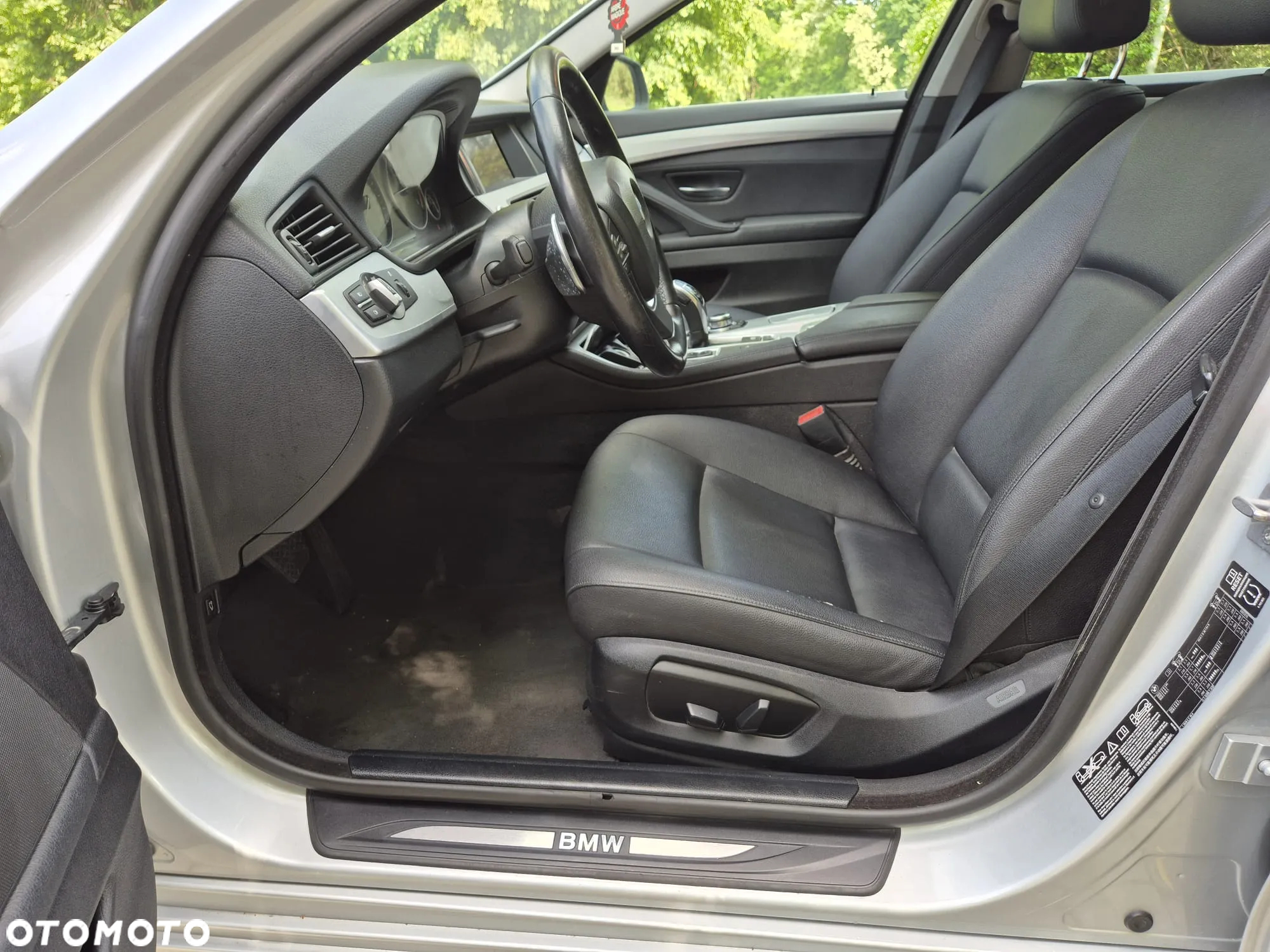 BMW Seria 5 525d xDrive Touring - 12