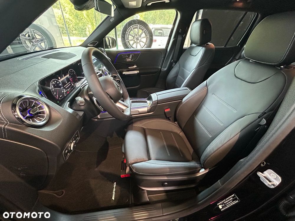 Mercedes-Benz GLB - 11