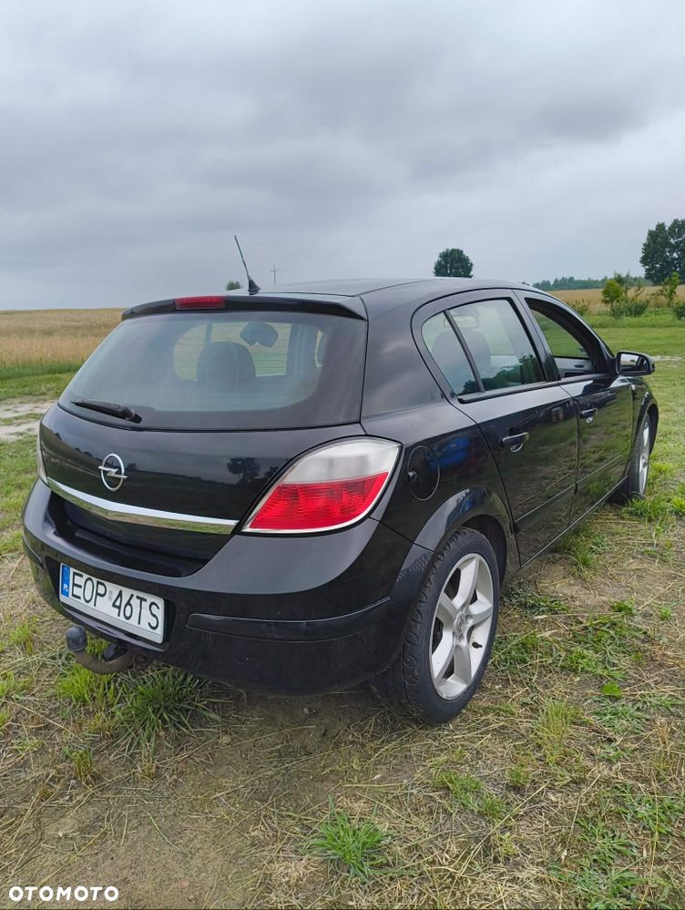 Opel Astra 2006 photo 2