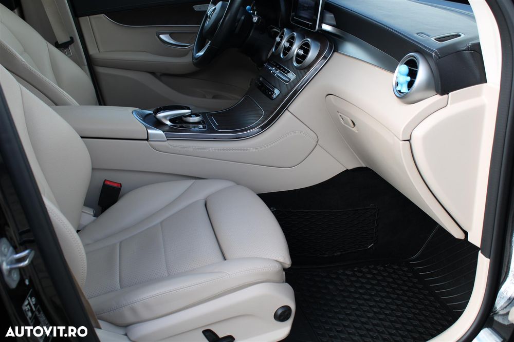 Mercedes-Benz GLC Coupe 250 d 4Matic 9G-TRONIC AMG Line - 14