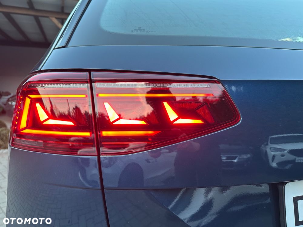 Volkswagen Passat Variant 2.0 TDI SCR DSG Elegance - 20