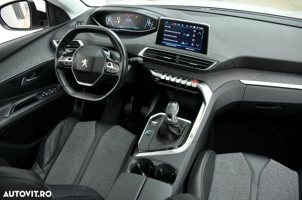 Peugeot 3008 1.2 PureTech Turbo S&S Allure - 8