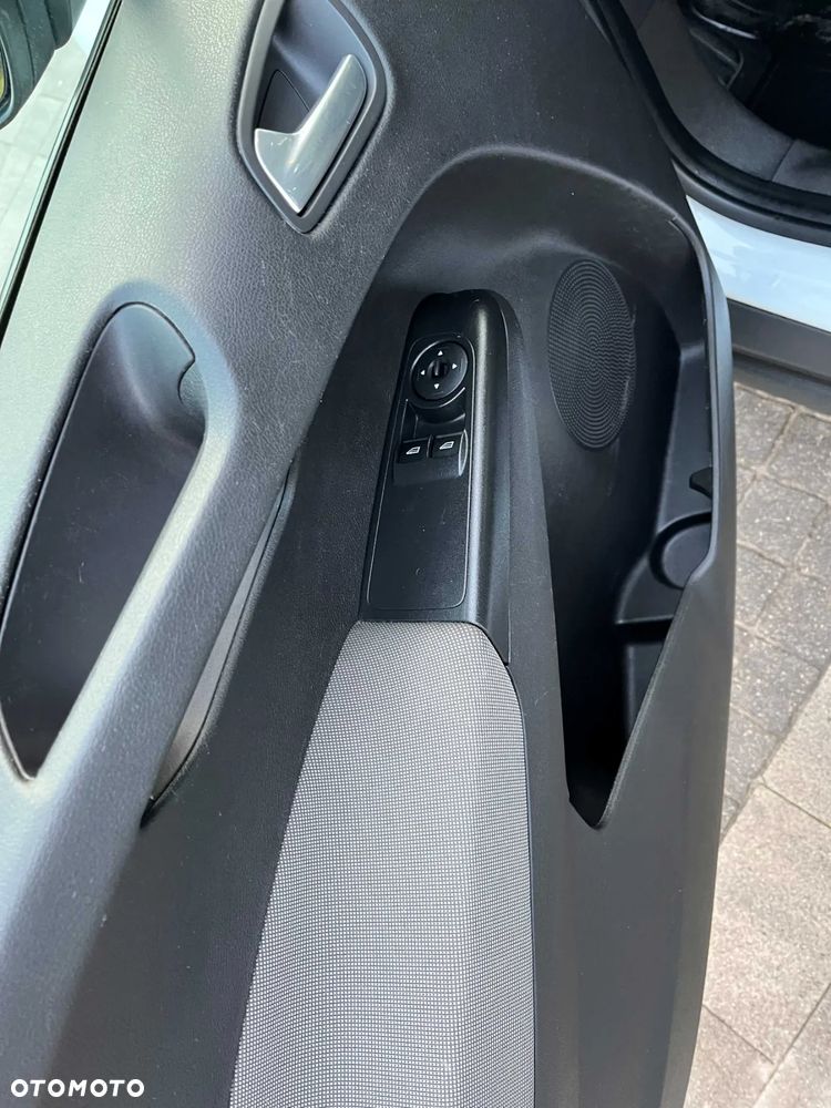 Ford Tourneo Courier 1.5 TDCi Trend - 32