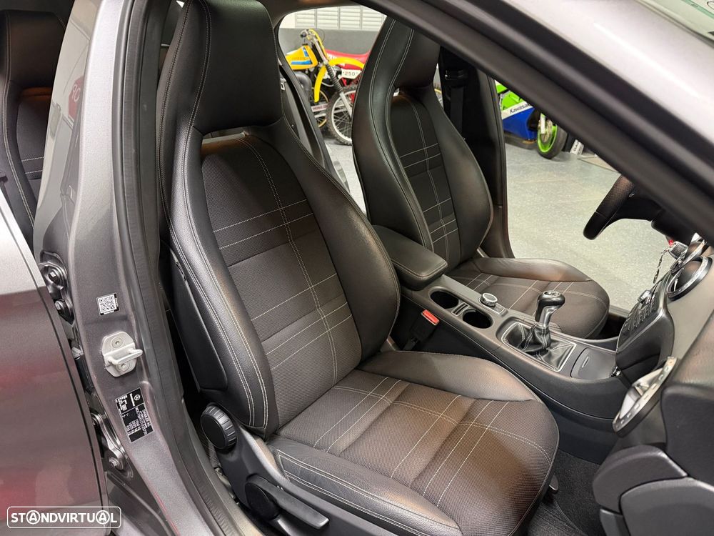 Mercedes-Benz GLA 180 CDI Urban - 14