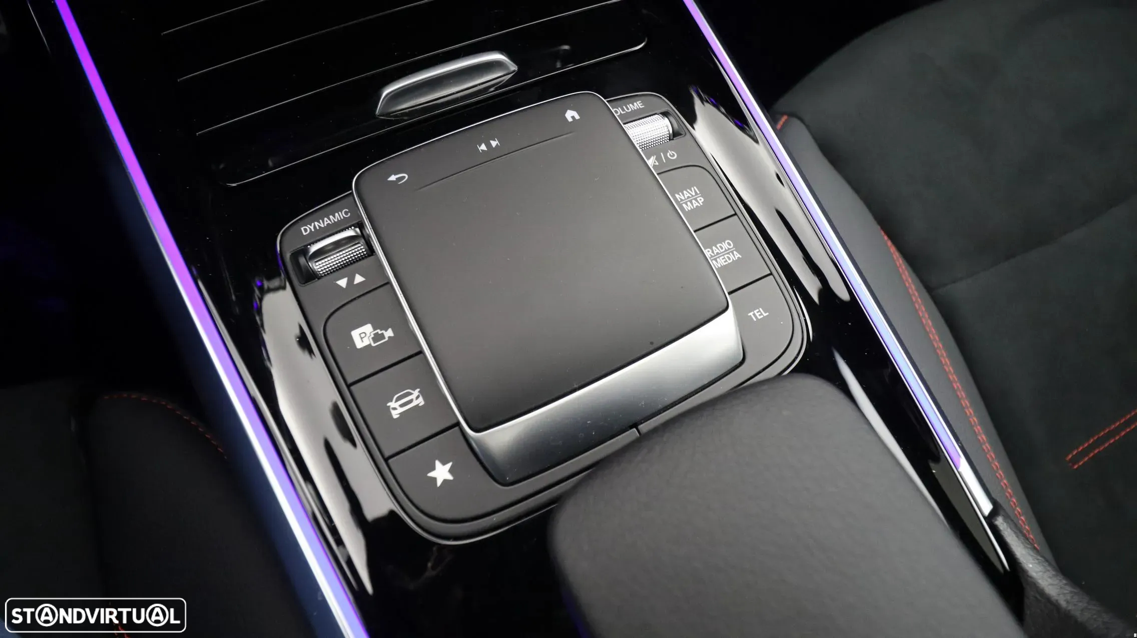 Mercedes-Benz GLA 180 d AMG Line - 23