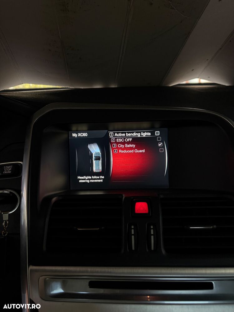 Volvo XC 60 D4AWD Ocean Race - 13