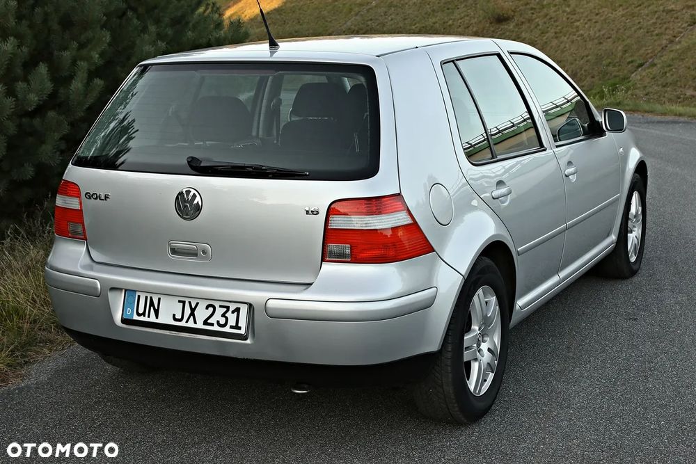 Volkswagen Golf 1.6 Comfortline - 23