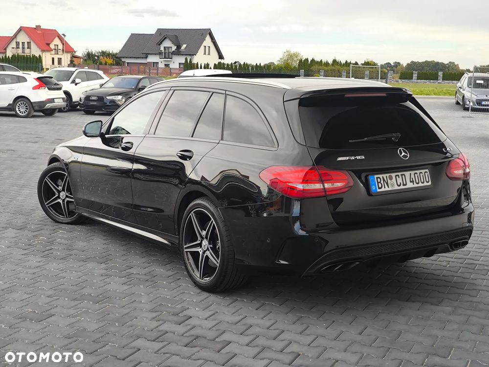 Mercedes-Benz Klasa C AMG 43 4-Matic - 14