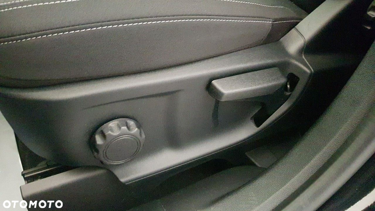Ford Kuga - 30
