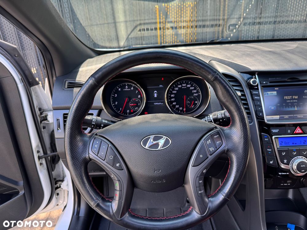 Hyundai i30 1.6 GDI Turbo Luxury - 33