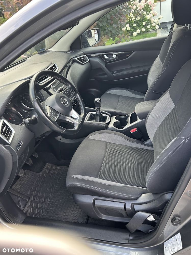 Nissan Qashqai 1.2 DIG-T N-Connecta EU6 - 10