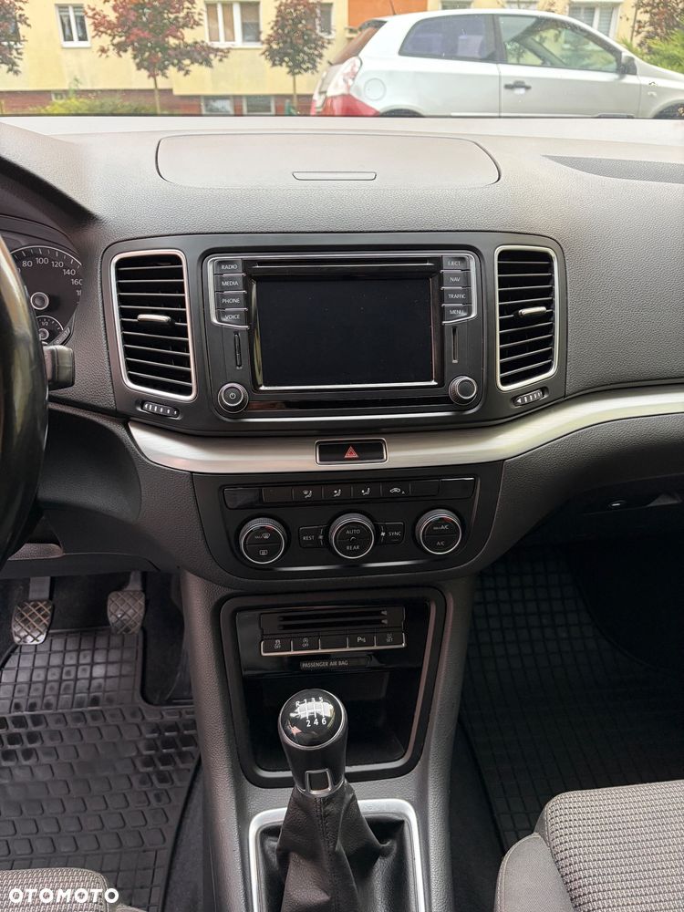 Volkswagen Sharan - 36