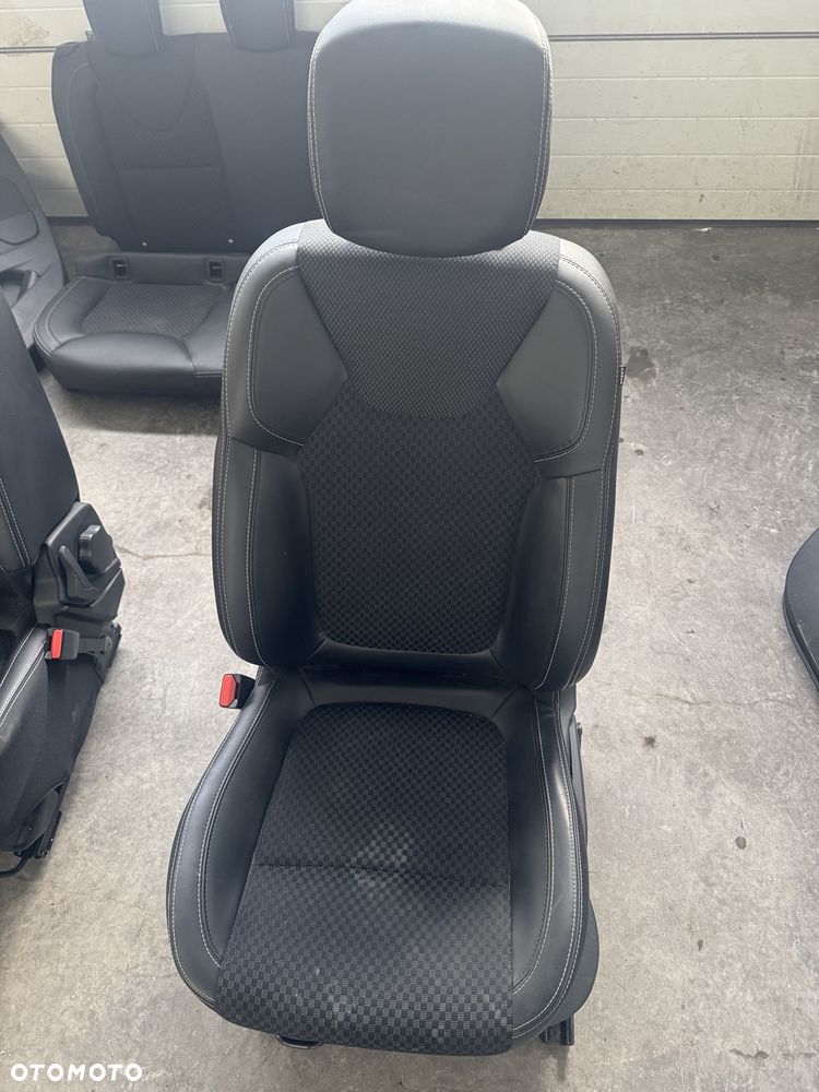Fotele komplet BOSE Renault Clio IV KOMBI - 2