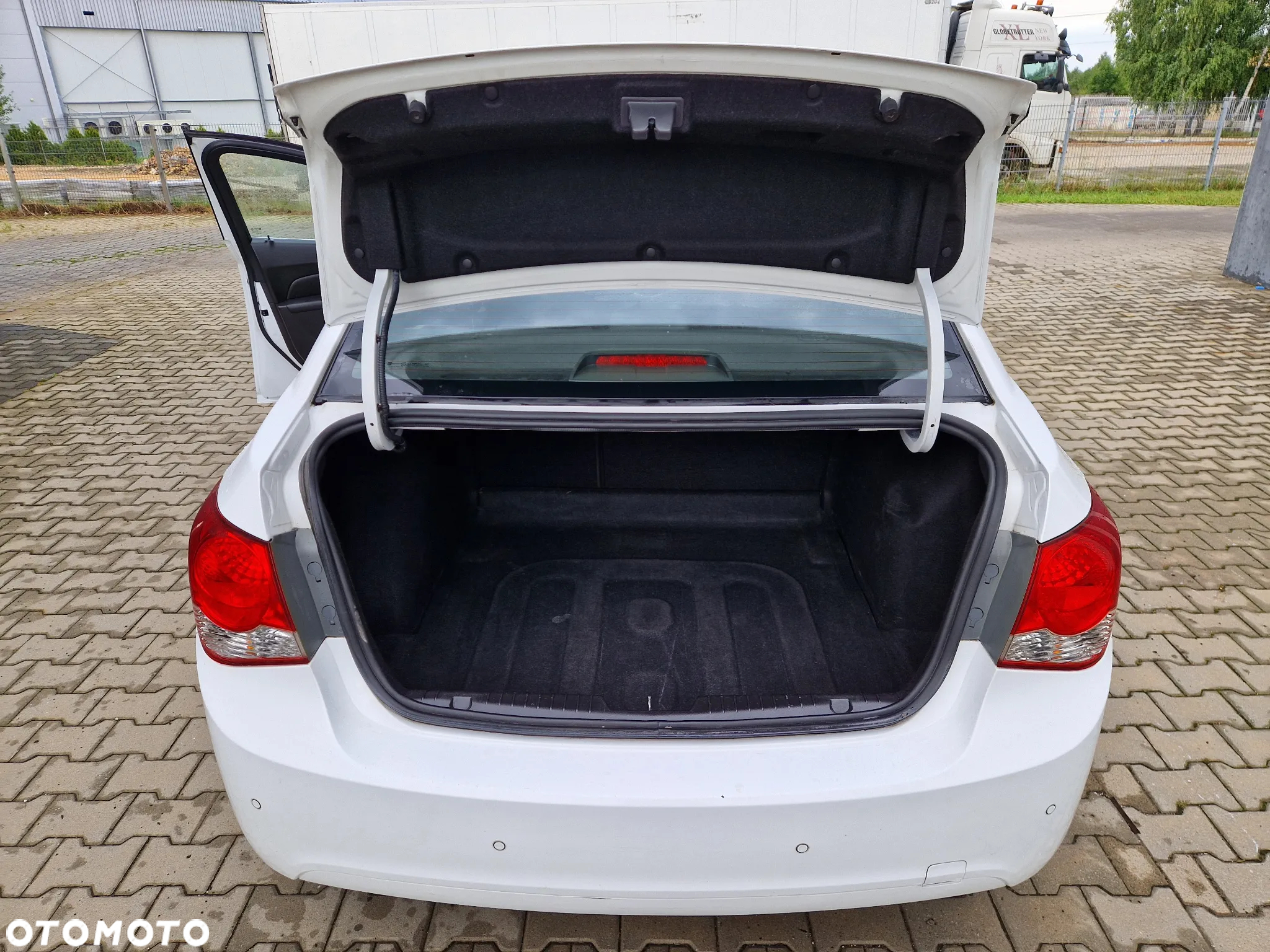 Chevrolet Cruze 1.8 Base - 9