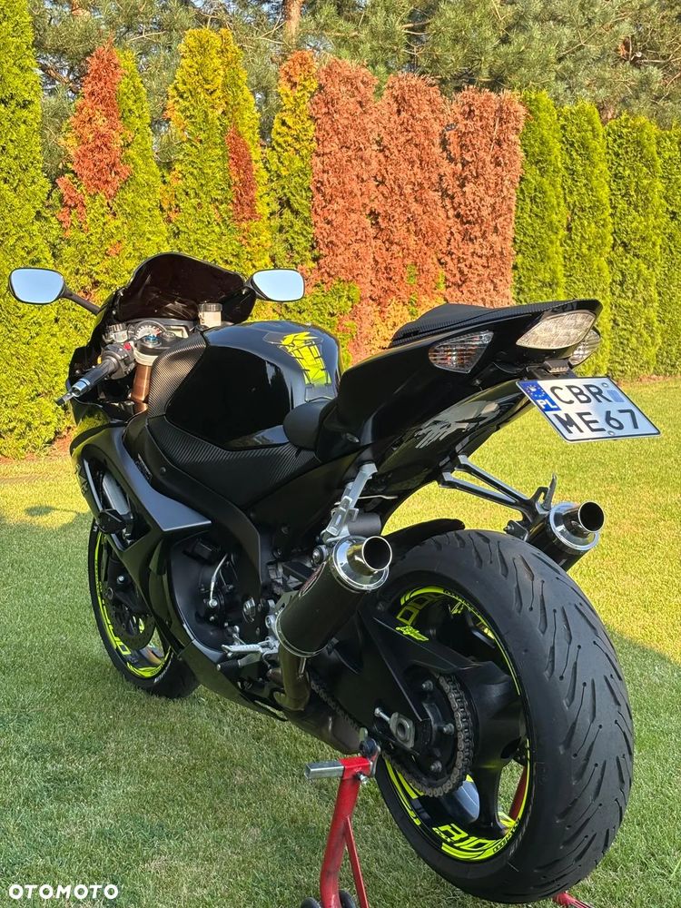 Suzuki GSX-R - 4