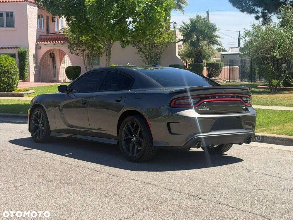 Dodge Charger 5.7 R/T - 2