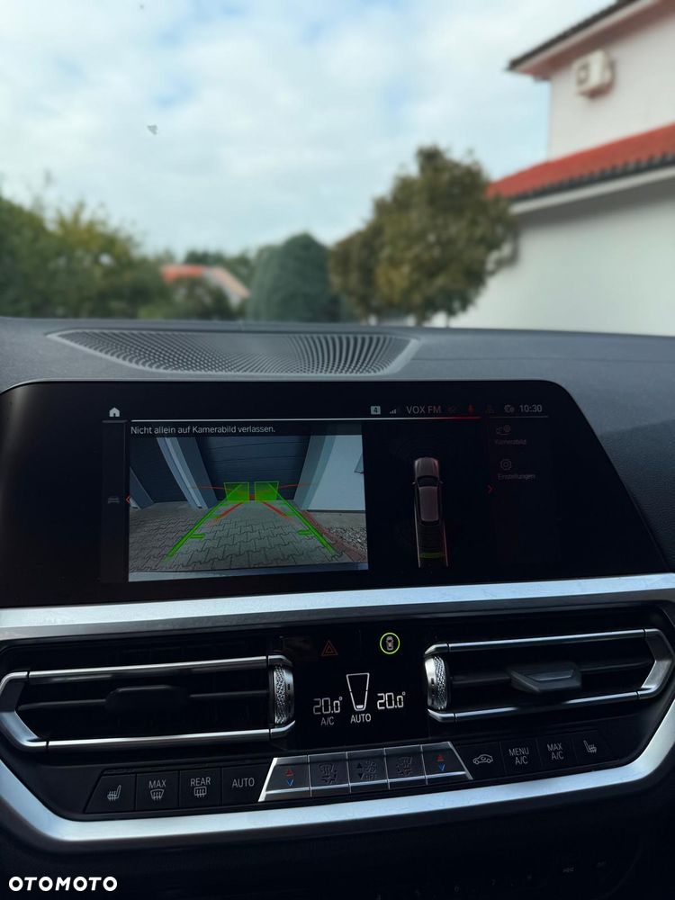 BMW Seria 3 320d Luxury Line - 15