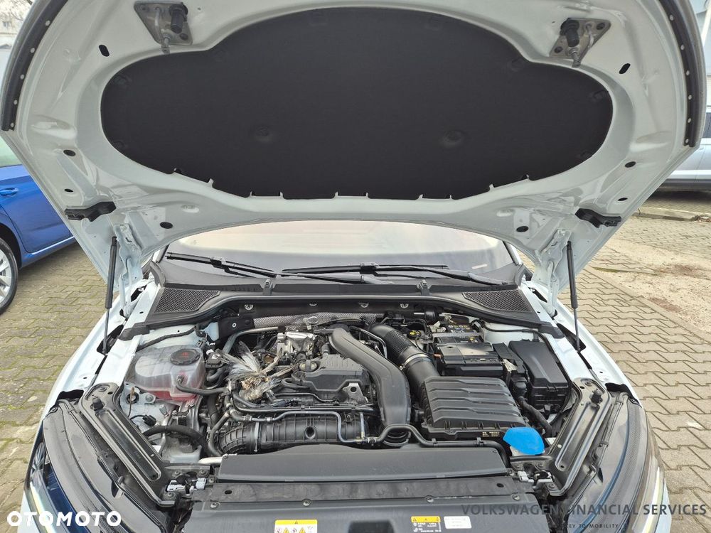 Skoda Octavia 1.5 TSI mHEV Selection DSG - 9