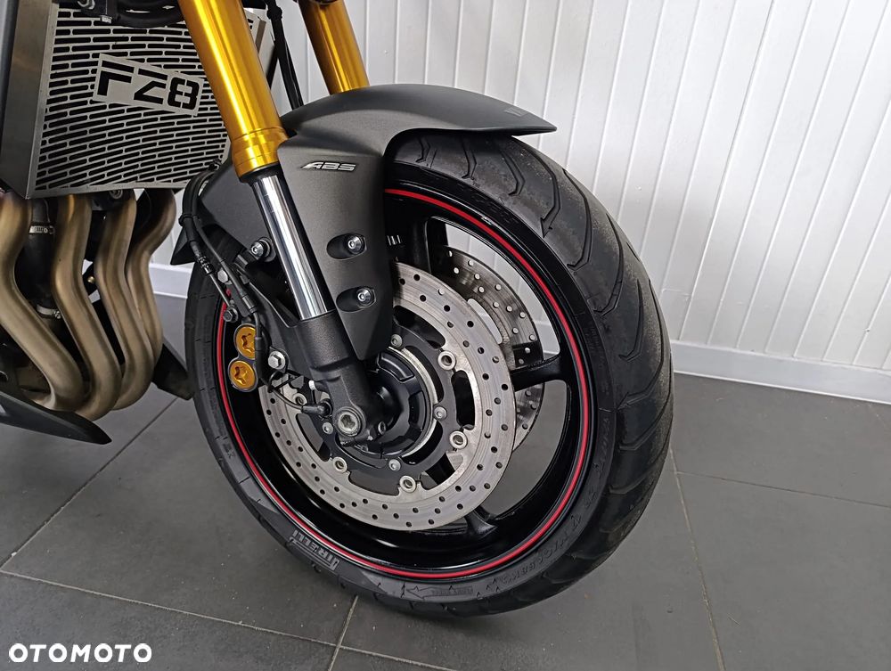 Yamaha FZ8 - 5