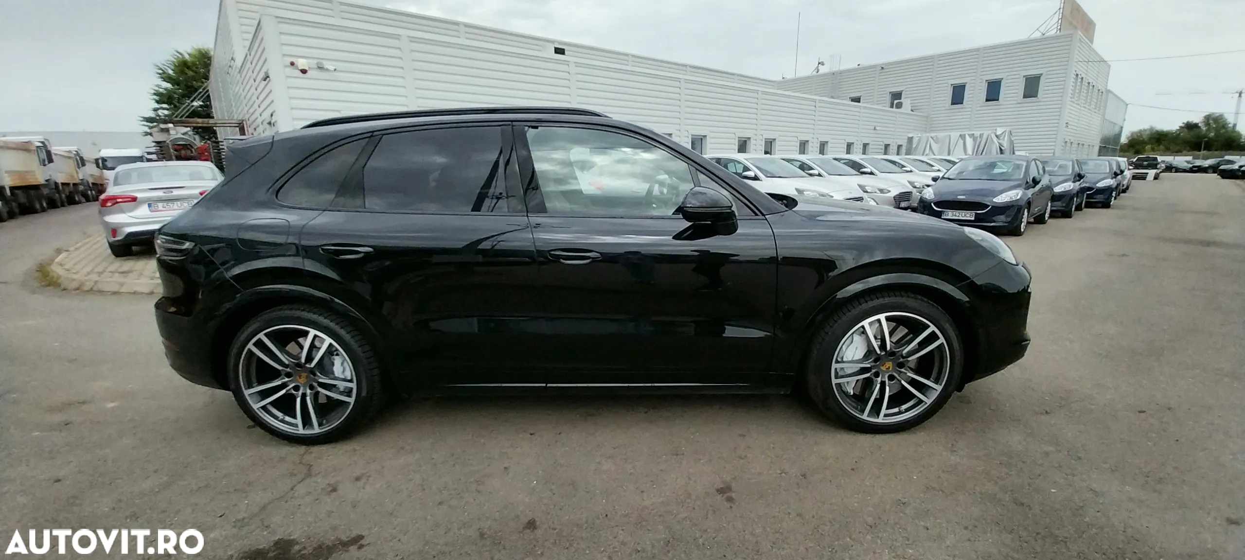 Porsche Cayenne Turbo - 4