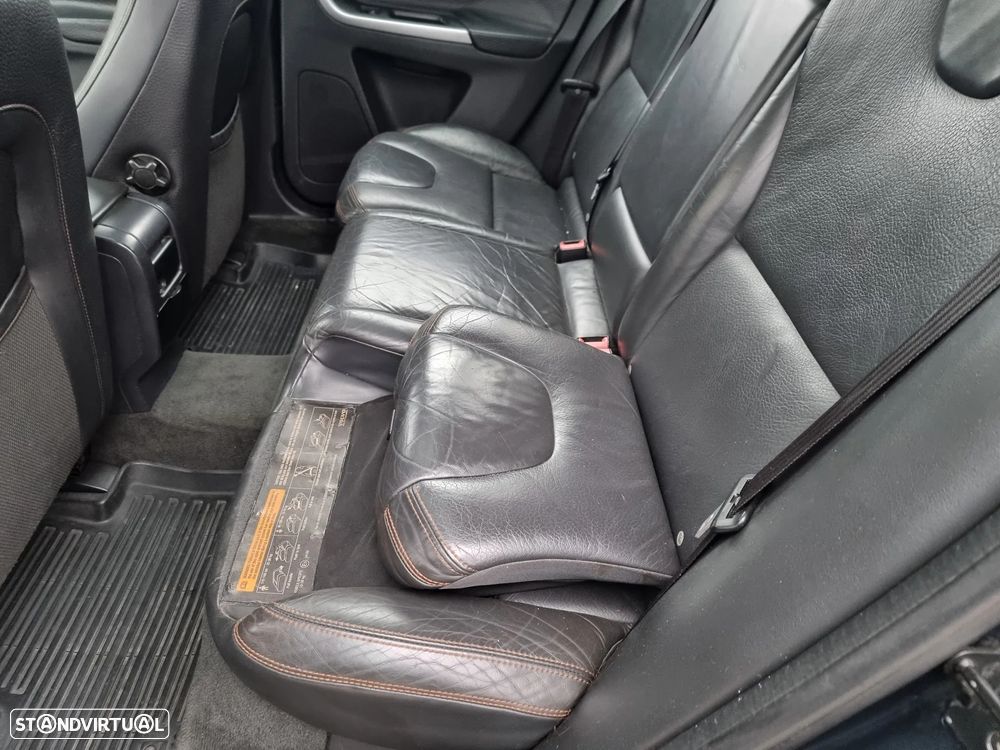 Volvo XC 60 2.4 D5 Summum AWD Geartronic - 17