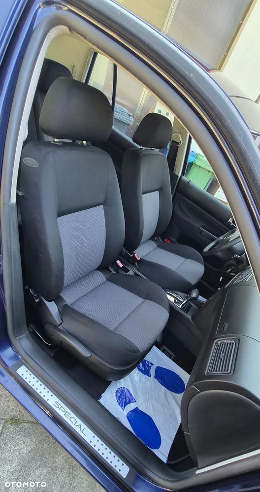 Volkswagen Golf - 8