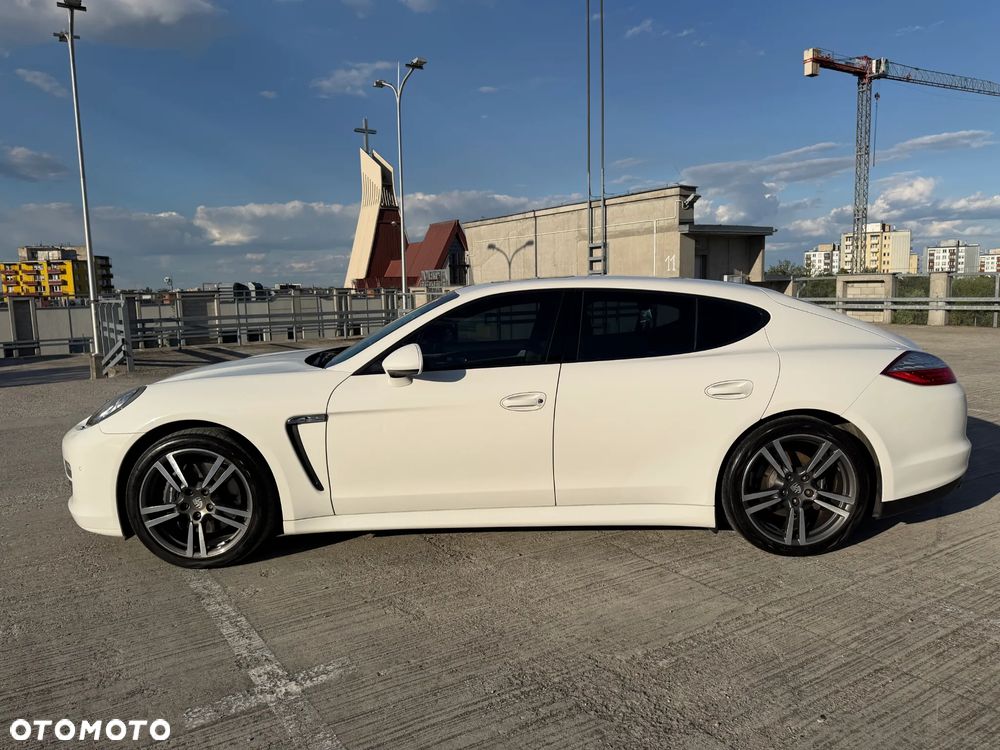 Porsche Panamera 4 PDK Platinum Edition - 5