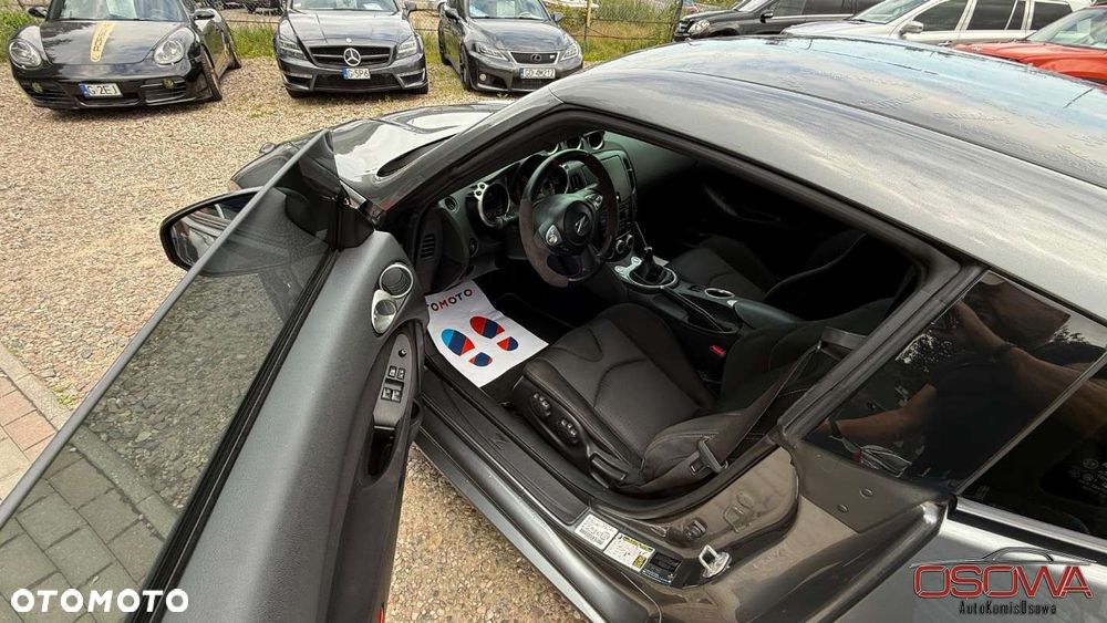 Nissan 370 Z - 29