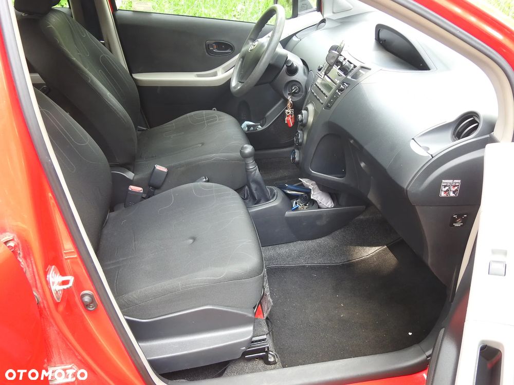 Toyota Yaris 1.0 Entry - 34