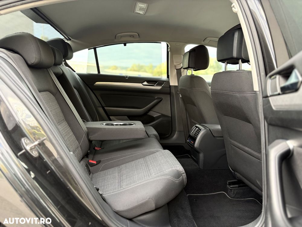 Volkswagen Passat Variant 2.0 TDI DSG (BlueMotion Technology) Comfortline - 17