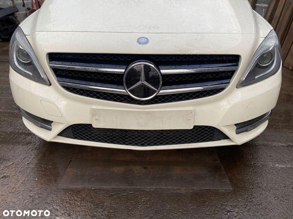 MERCEDES 246 kompletny zderzak spryski kolor 650 - 2