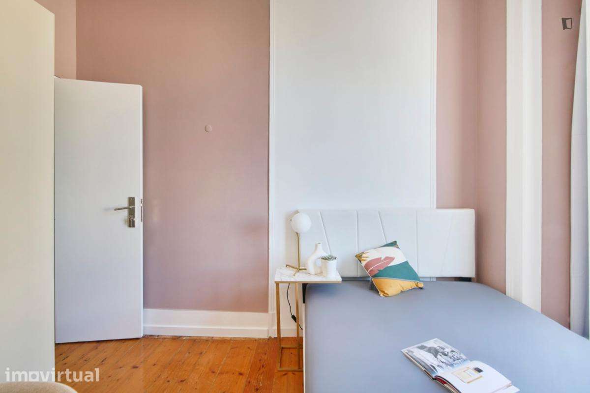 Quarto - localizado em Santos Lisbon - Grande imagem: 4/16