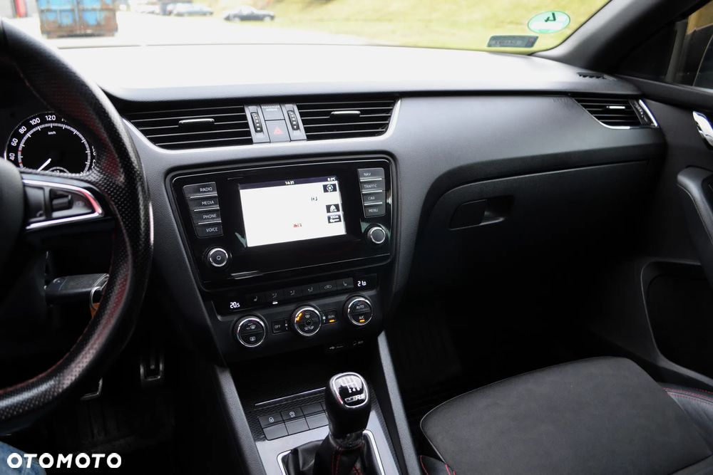Skoda Octavia 2.0 TDI RS - 16